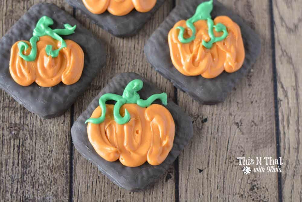 Pumpkin Chocolate Fudge Grahams | ThisNThatwithOlivia.com
