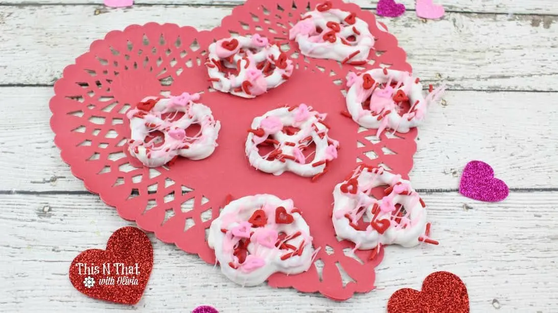 Valentine's Day Pretzels | ThisNThatwithOlivia.com