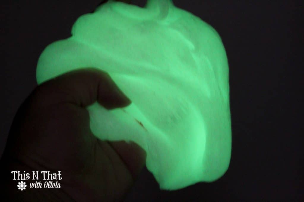 Glow in the Dark Slime Recipe + Tutorial!