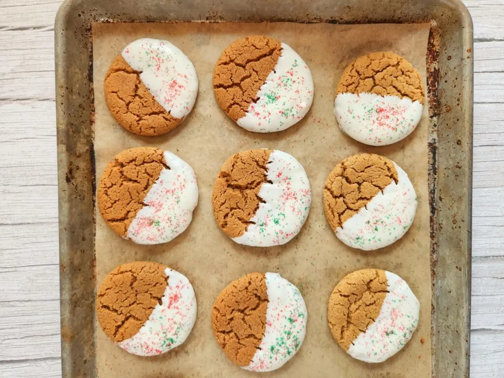 Soft & Chewy Ginger Cookies 
